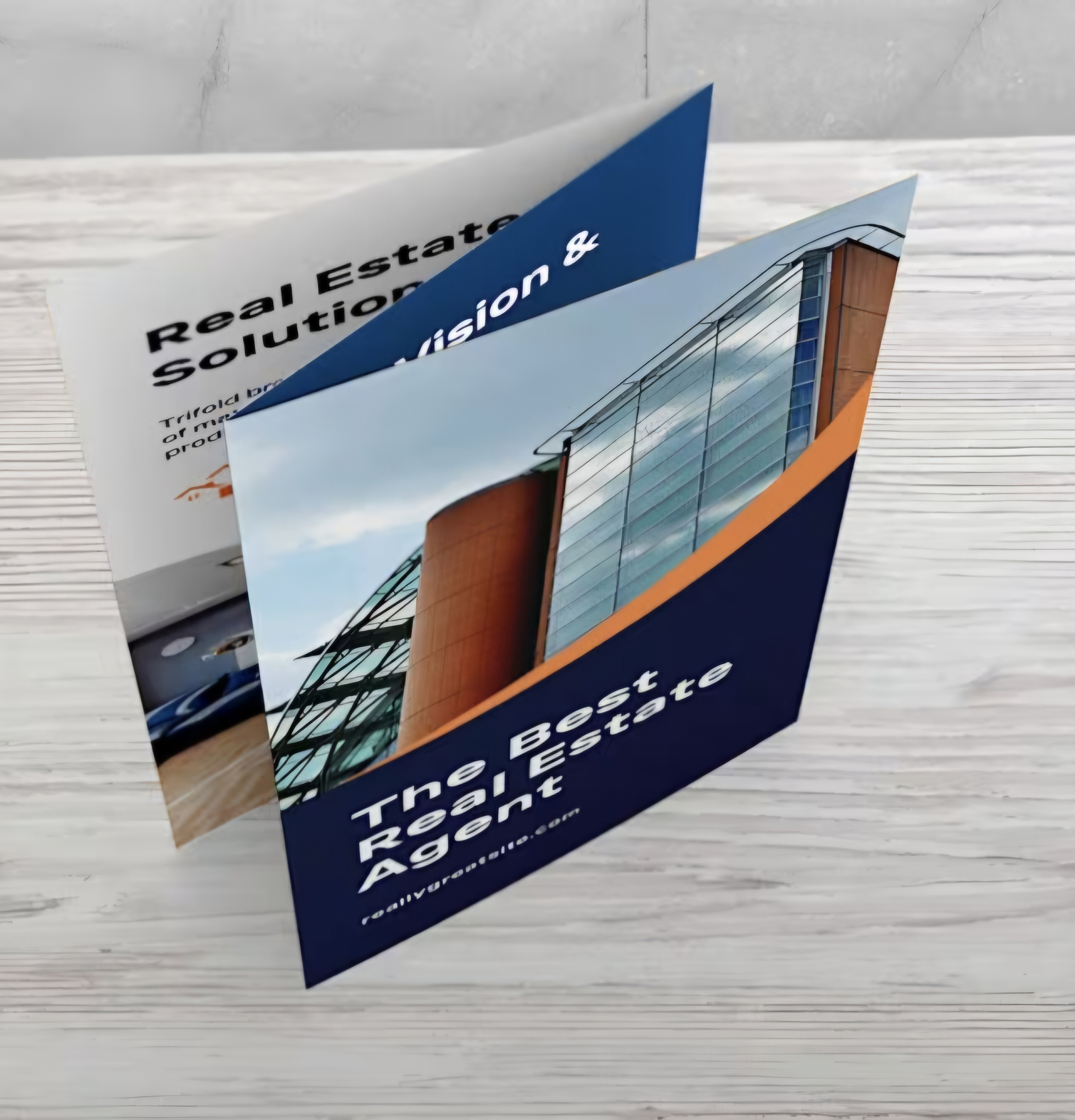 Professioneller Falzflyer für Werbung, Marketing und Unternehmenskommunikation in hochwertigem Druck Gefalteter Falzflyer mit modernem Design und brillanter Druckqualität für Unternehmen und Events